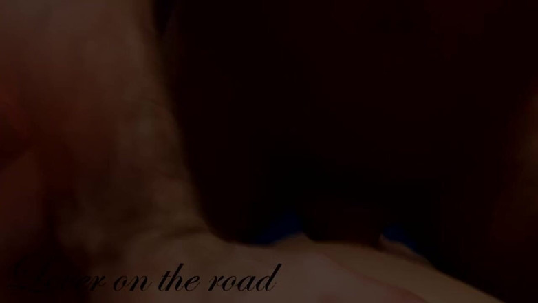 Lover On The Road: Milenec na silnici dostane velmi žhavý ranní sex tape + honí a...