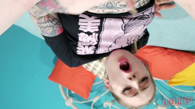 Analized: Blonde Baby Sid je anální děvka, která miluje plnění jejích...