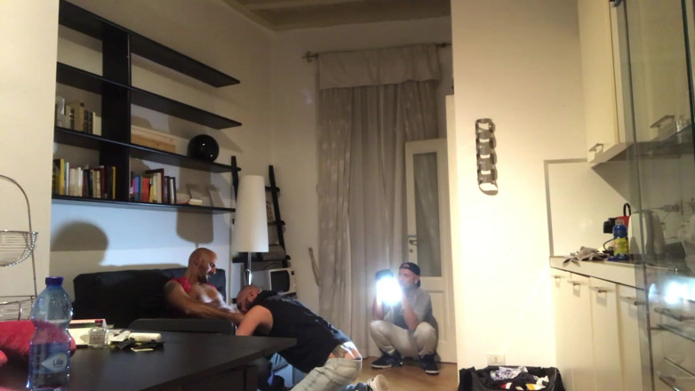 Gaybareback: Webová pornshoot ošukaná rovnou dvěma hřebci