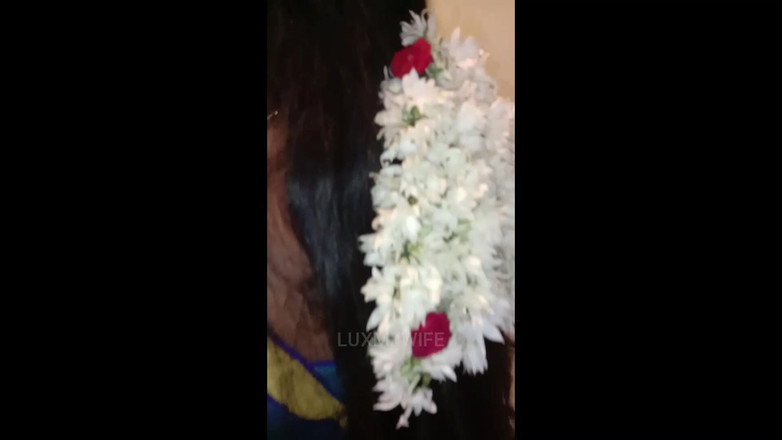 Luxmi Wife: 穿着纱丽服操办公室朋友 - bts