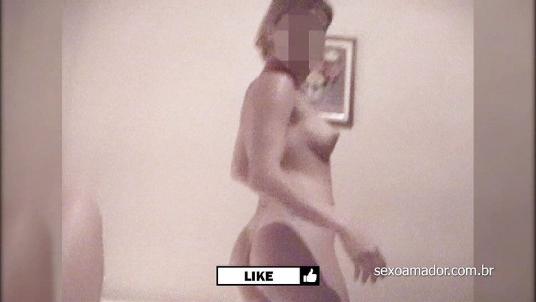 Amateurs videos: Mladý pár nově zasvěcený do sexu šuká velmi tiše, takže jejich...