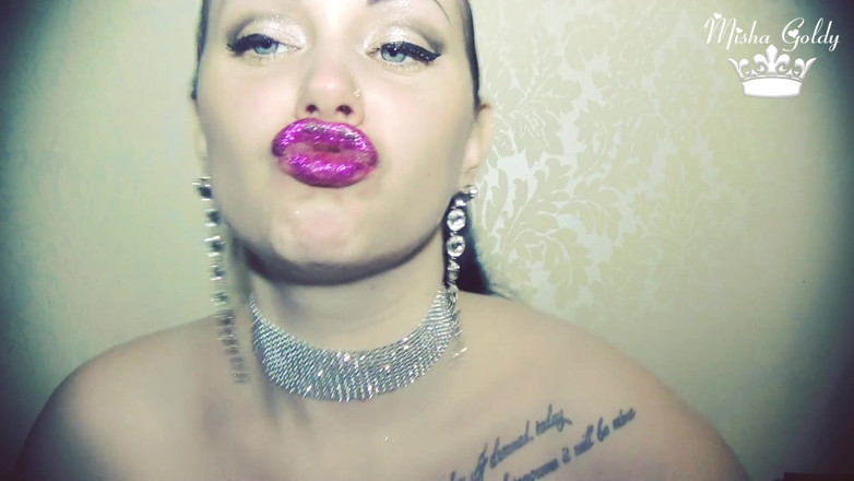 Goddess Misha Goldy: Púrpura salvaje, olor a labio salvaje y muecas