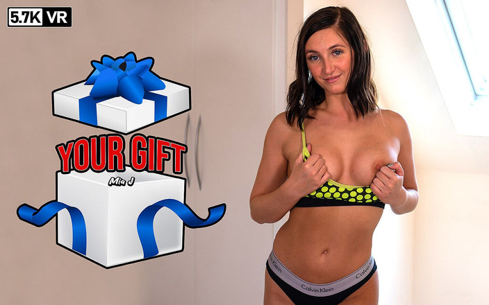 ZexyVR: Mia J - Cadoul tău