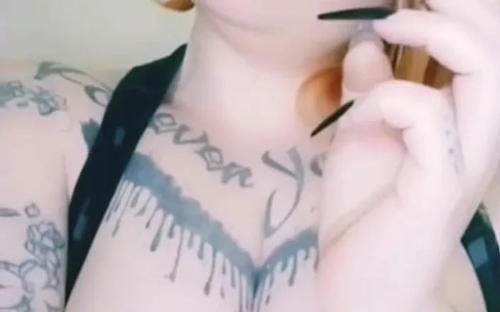 Estrella Steam: Redhead Girl Smokes a Cigarette with Her Tits Out