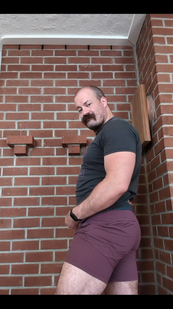 The Gay Quadzilla: Předvádím svůj zadek a díru pro dobré kluky, kteří o...