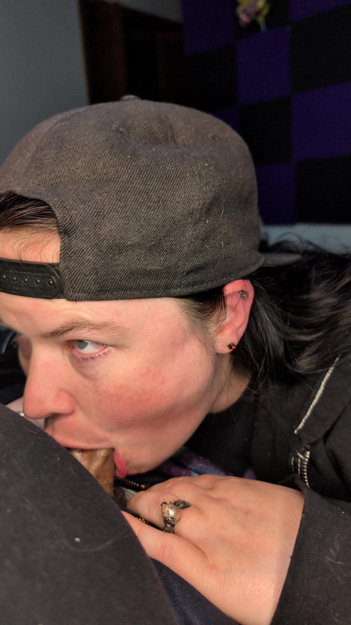 TheKinkyPwrLftr: After Work Blowjob