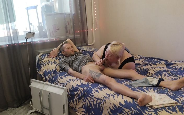 Zona901: 핫한 두꺼운 정액으로 입에 사정할 때까지 자지를 빨아주는 시어머니