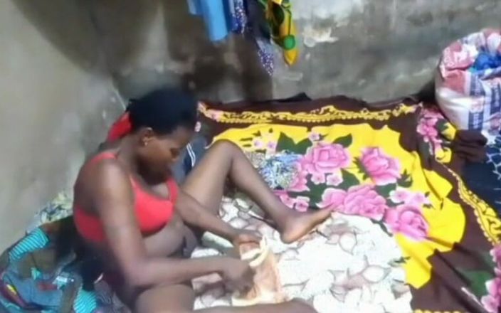 Pornsexlive: Îmi fut soacra care mă aștepta deja pe patul meu