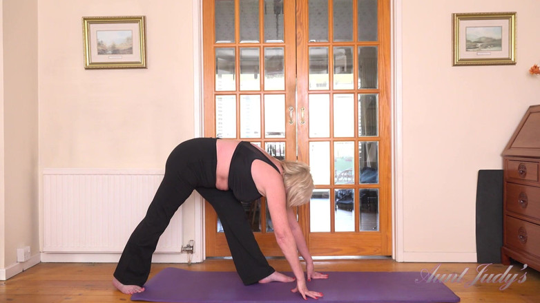 Aunt Judy's: Auntjudys - Busty Mature MILF Mrs. Amy - Naughty Yoga Workout