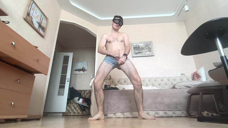 webcamboy98: Ragazzo teenager fa esercizi nudo e si accovaccia