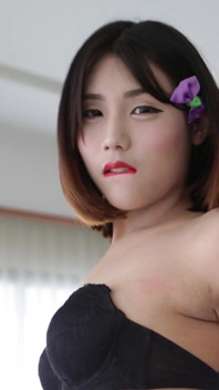 Ladyboystar - นางแบบสาวสวยในชุดชั้นในเซ็กซี่โพสท่าให้ฉัน