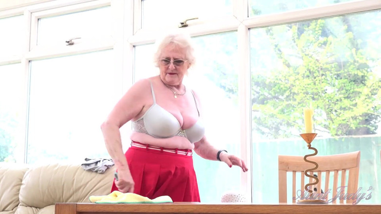 Aunt Judy's: Auntjudys - Mature Hairy GILF Mrs. Claire Gets Horny Cleaning the...
