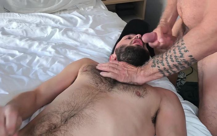 itapapixxl: Uncut Hung Italian Daddy Fucks and Cum on Face of...