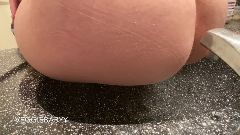 Veggiebabyy: Писяю в мою раковину на день