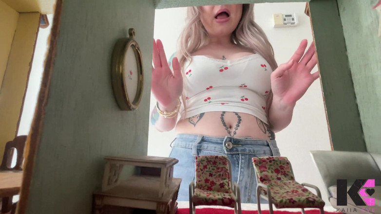 Kaiia Eve: Reuzin Crunch Tinies schreeuwen en hebben het hele verteren in...