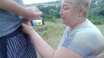 Zona901: I masturbate a dick in the park and cum in...