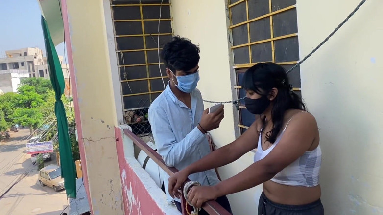 Indian Teen Girl's: Buitenshuis seks stiefbroer en stiefzus buitendeur romantiek en seks Mallu...