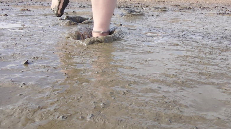 Footfetish: En De Beaux Bas Dans La Mer De Wadden De...