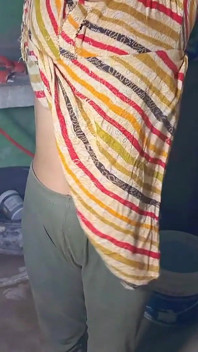 การเย็ดที่ยอดเยี่ยมของ Bhabhi ในห้องน้ํา