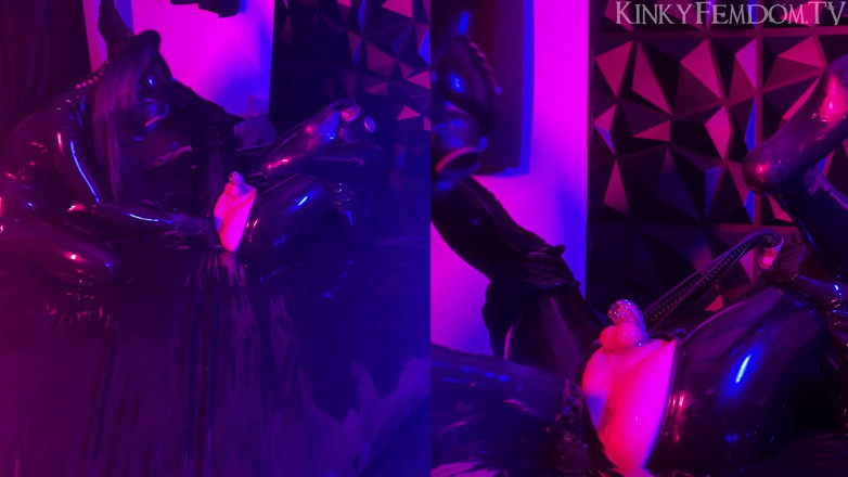 KinkyFemdomTV: Latexová plynová maska dvojitý anální fisting