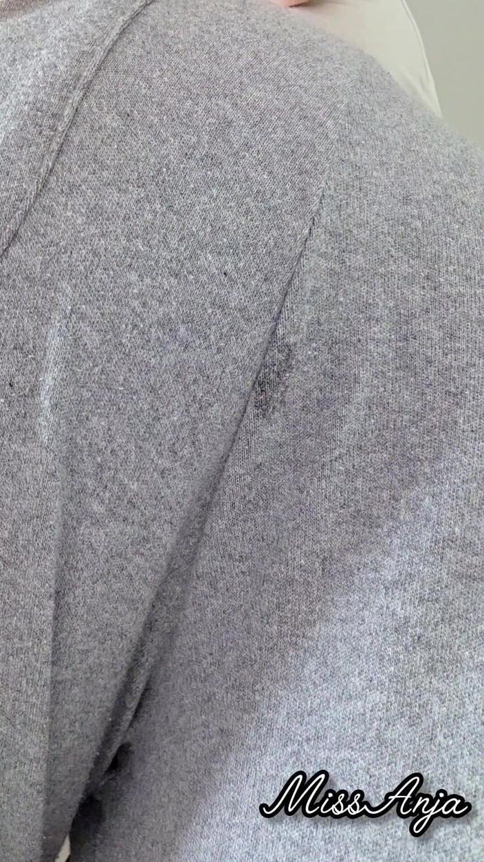 MissAnja_FH: Sweaty Loud Farts in My Grey Sweatpants
