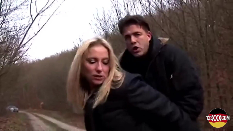 123XXX - Fucked Amateurs in Germany!: Это холодный зимний день, но ей все равно, что она хочет этот хуй прямо сейчас