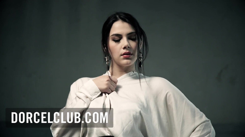 Dorcel Club: The sexy prison director brings a prisoner to fulfill her...