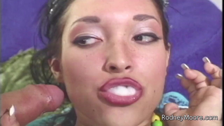 Horny Hairy Girls: Bridget Midget Powerz to Rodneys wróżka z lat 90.