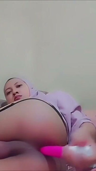 Muslim Tsgirl Anal Masturbating and Cumming After Prayer