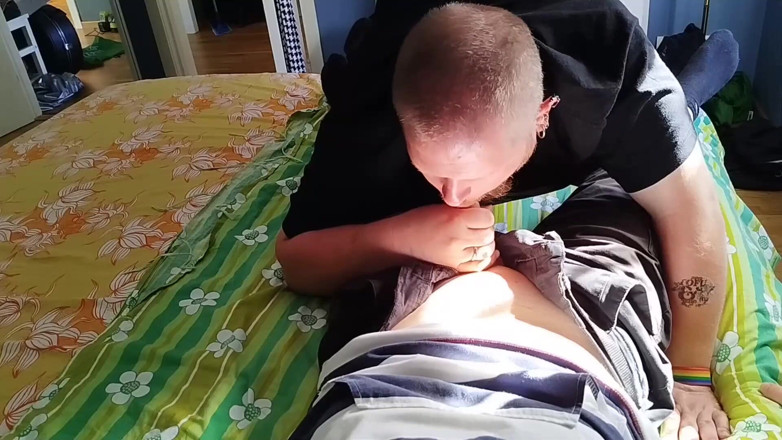 ShiroiHenjin: सौतेला पिता अपने बोई को पूरी मौखिक सेवा देता है, भाग 1 लंड चुसाई और गेंद चाटना