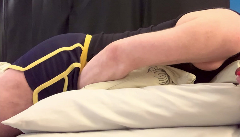 C-Spot: Cspot hứng tình và đạt cực khoái lớn khi xem phim...