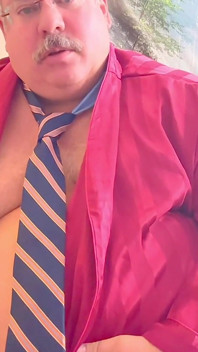 Bigote gordito hombre gordito de Finlandia termina teniendo una carga enorme para tu placer