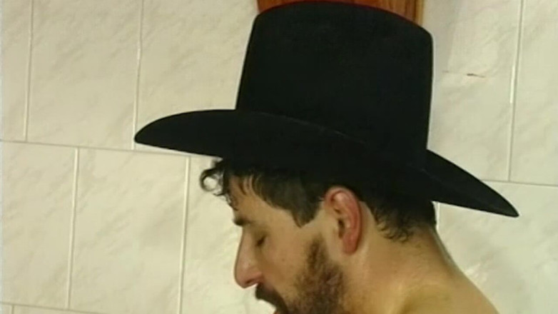 VHS-Vixxxen: Först tvätta sedan knulla MILF