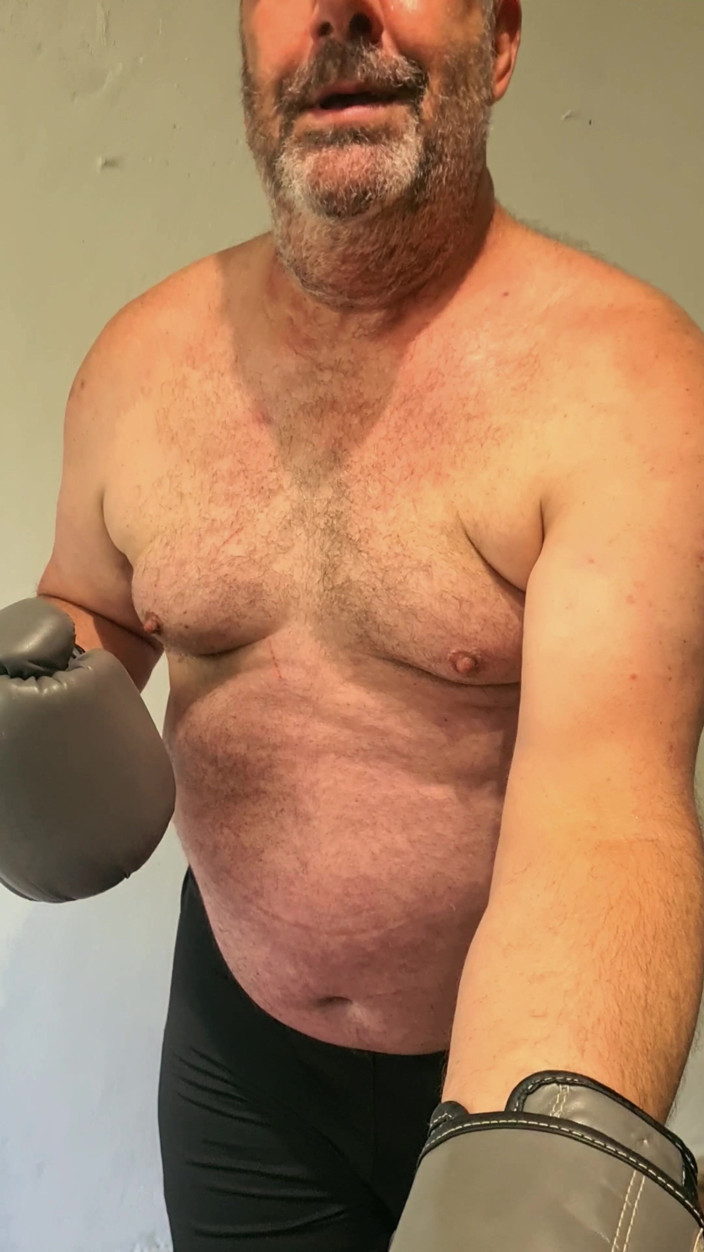Punchbagplz: Pov Beatdown Silver Stepdaddy Boxer - Anh nghĩ anh có thể đưa...