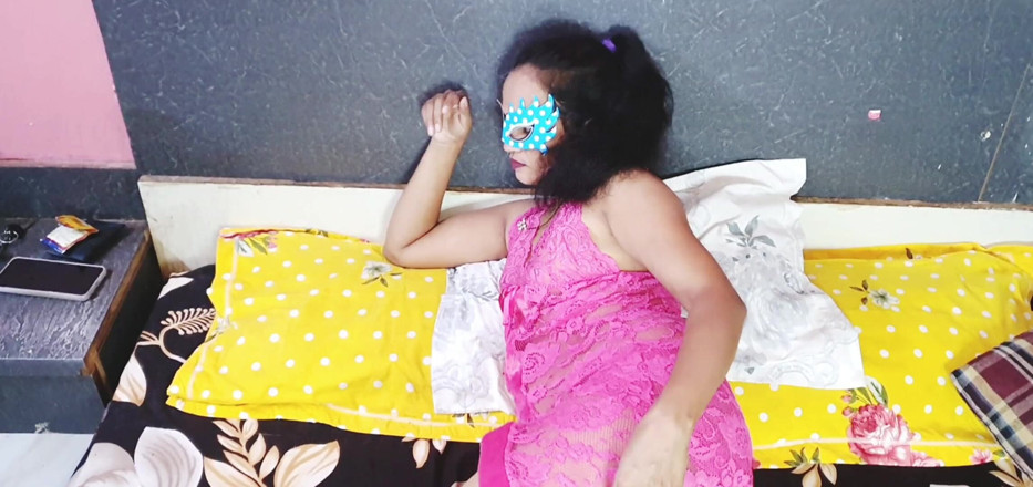 Desi_partycapal: Manželka mého přítele a já máme nádherný sex