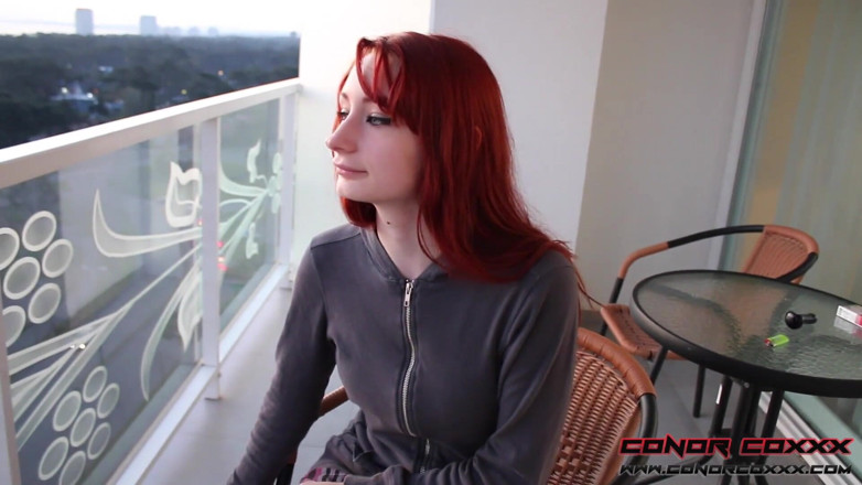 Conor Coxxx: Violet Monroe - seks sensual merokok &amp; mandi