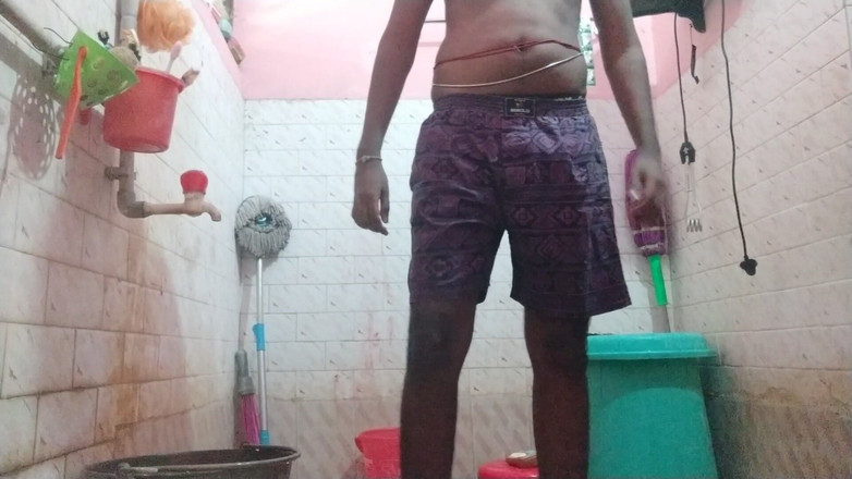 Tamil 10 inches BBC: Tamoul10inchesbbc, séance de bain chaud sexy