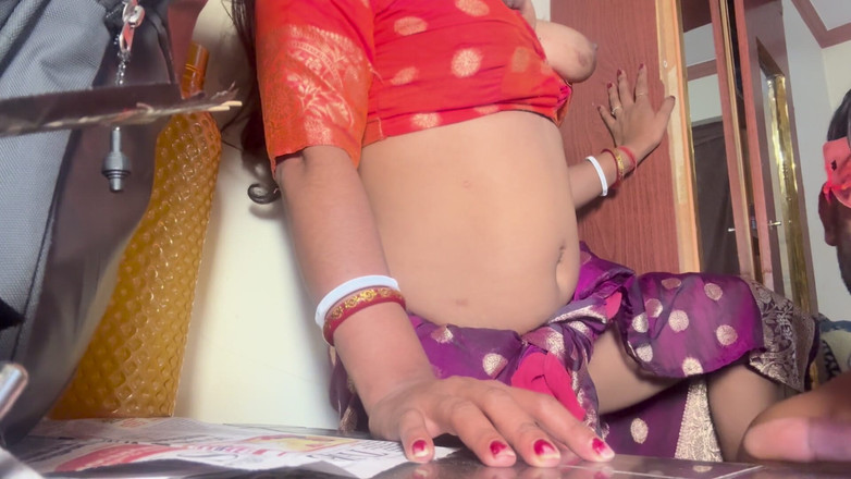 Dreamguys: 首先和很酷的妻子做爱，然后抬起她的腿并操了她