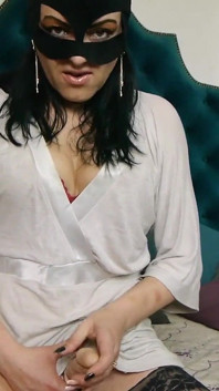 Mi succhia così dannatamente bene!! Vedi tutto quello sperma!