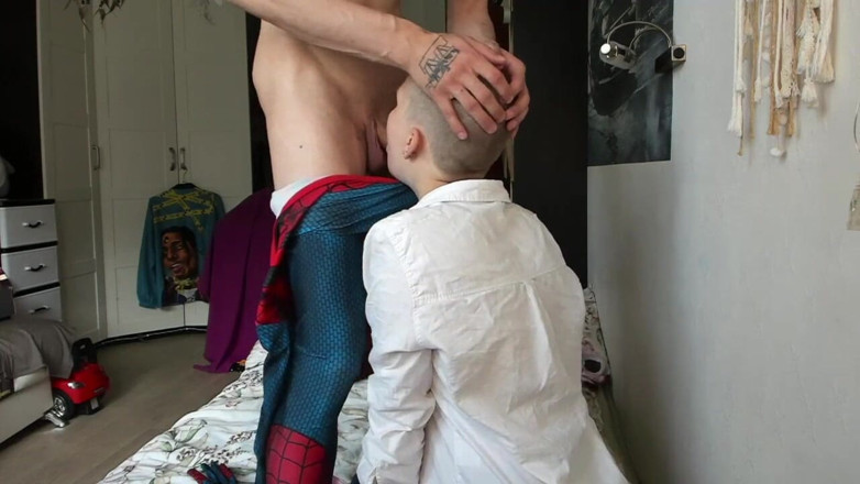 Vilu_and_Mi: Homem-aranha fode Vilu Vidish