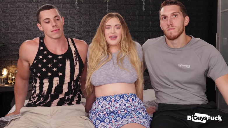 Bi Guys Fuck: ¡Uau! Polla larga bi follada en la universidad