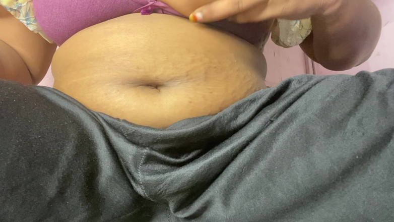 Angoori: Ragazza tettona arrapata geme duro diteggiatura figa