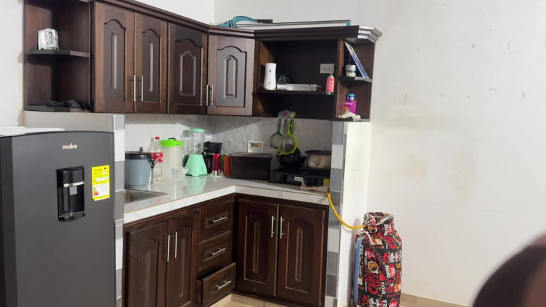 Lexly_16: Tipul care livrează pizza este prins în formă de plată
