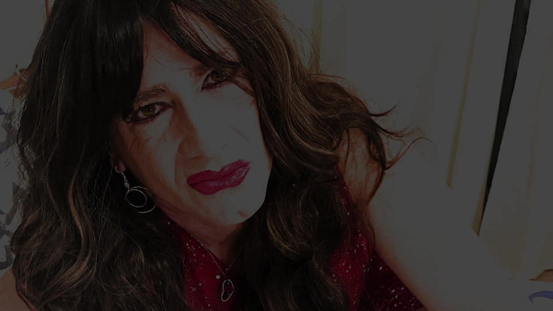 Emily Rossi: Suri rumah terdesak untuk zakar!