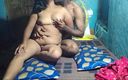 Desi palace: Saree panas, saudara tiri Mallu, mengisap payudara dan seks dengan...