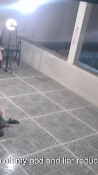 Beggar Bertuah Apabila Dia Minta Untuk Kitar Semula Dan Wanita Dewan Berkongkek dengannya
