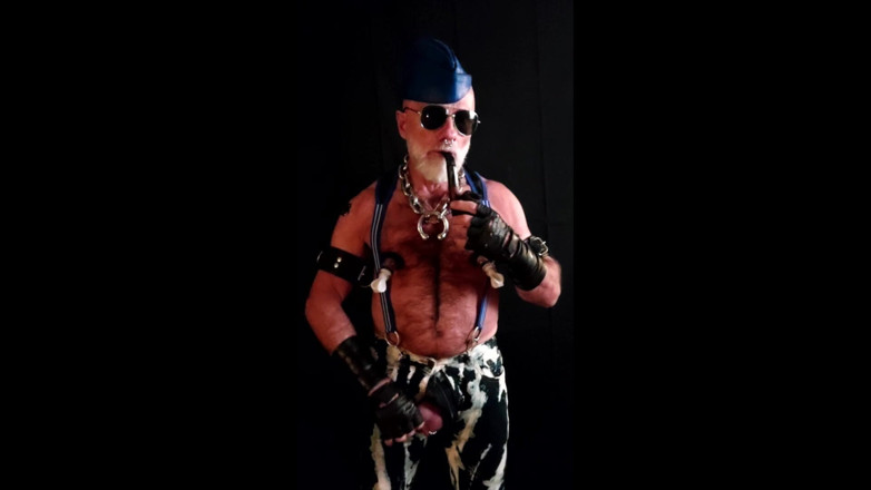 MusclesCigarsFFPig: 乳首ポンピング