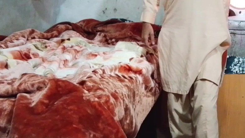 Abida pavreen: クリスティ・マークス&テリー・ノヴァ:パキスタンのファック・イン