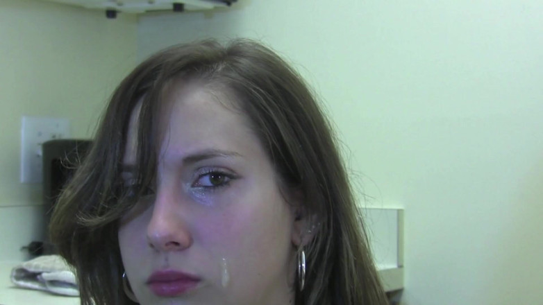 Real Amateur Sluts: Maid Lexi Luv provides facial cleaning!
