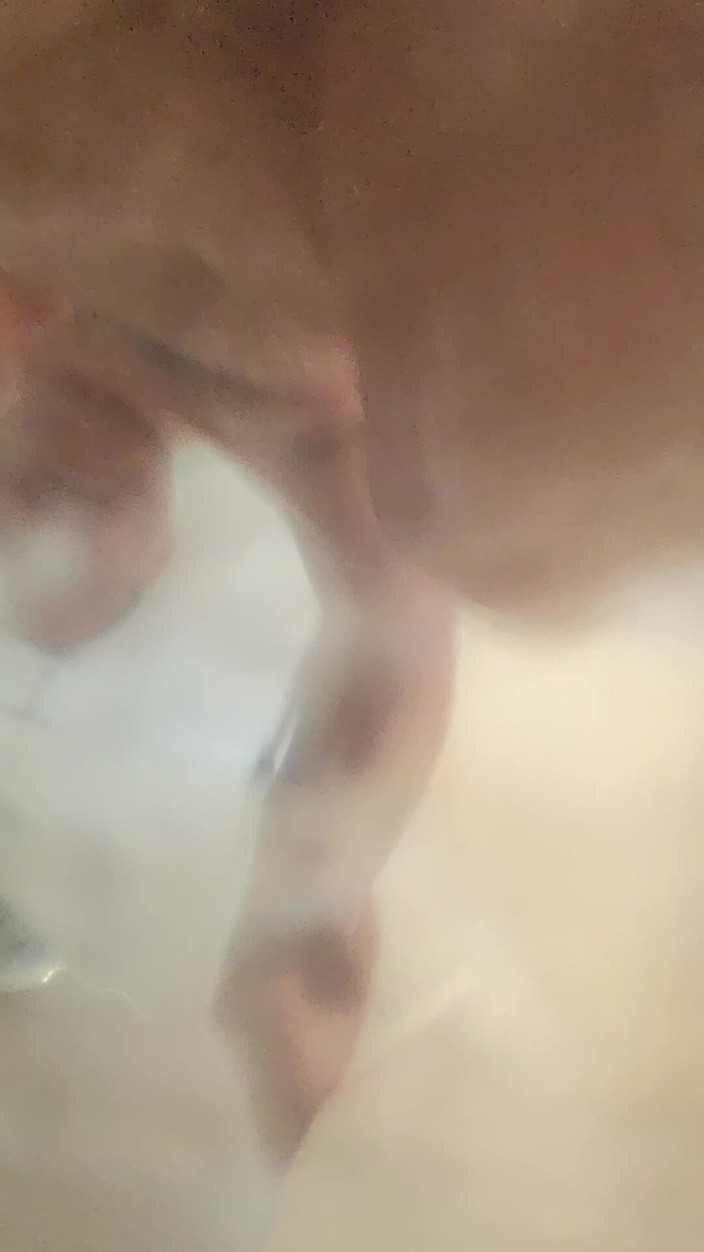 Caressonnous: Medvěd se chystá osprchovat